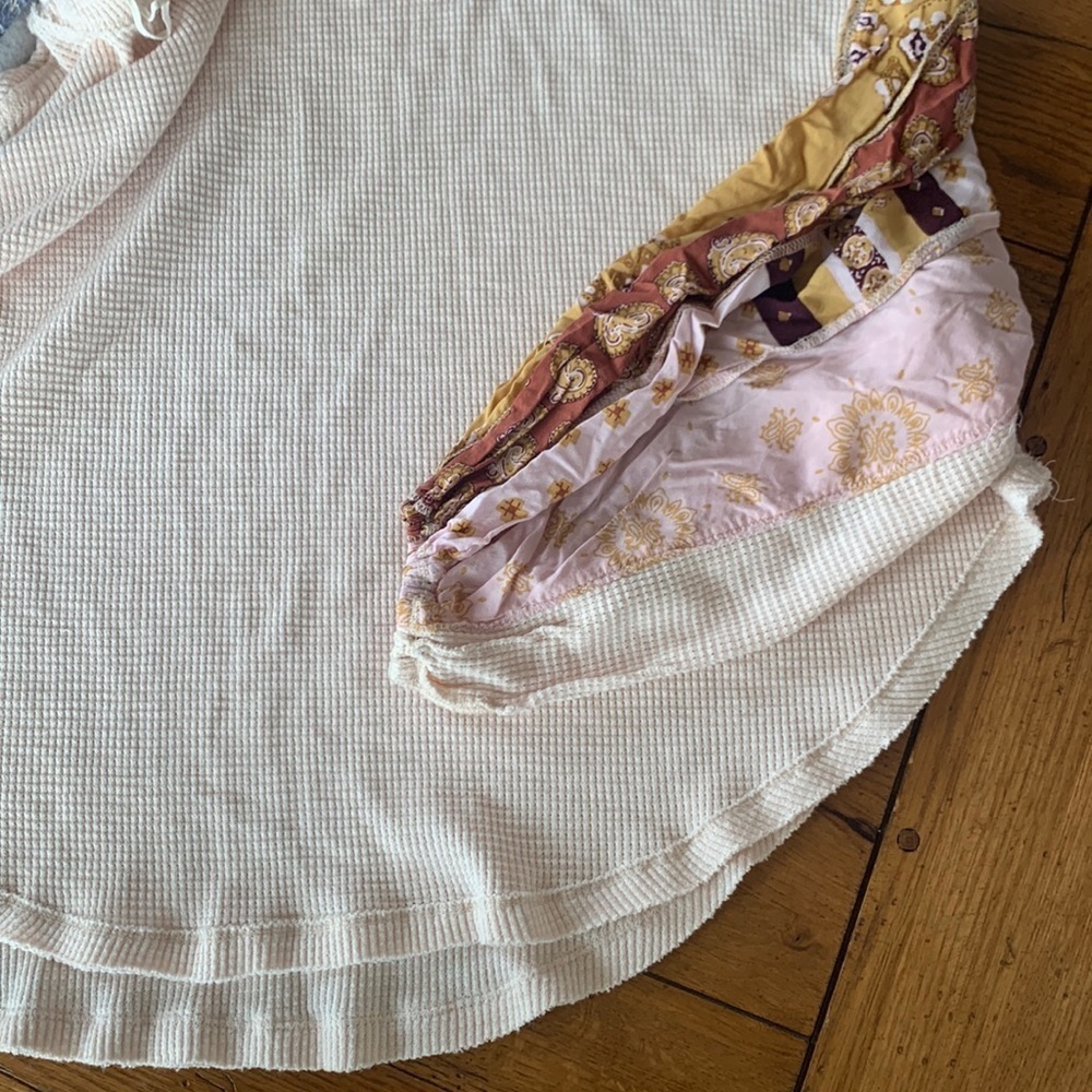 Free People We The Free Blossom Thermal Top Women’s Rose Waffle Shirt Size Small - Picture 7 of 9
